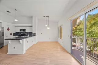 Photo #3: 2453815 Listing 