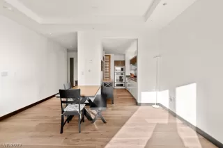 Photo #6: 2453829 Listing 