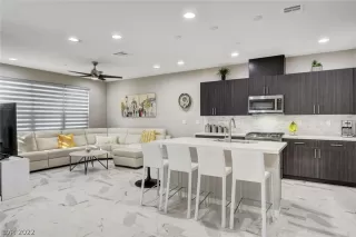 Photo #1: 2453860 Listing