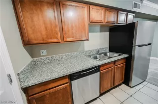 Photo #6: 2453887 Listing