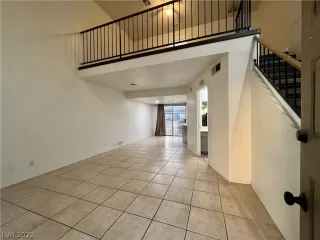 Photo #1: 2453894 Listing