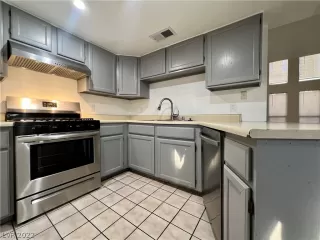 Photo #3: 2453894 Listing