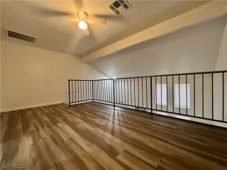 Photo #4: 2453894 Listing