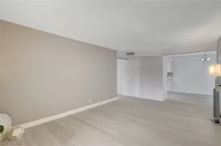 Photo #3: 2453910 Listing 