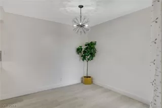 Photo #5: 2453910 Listing 