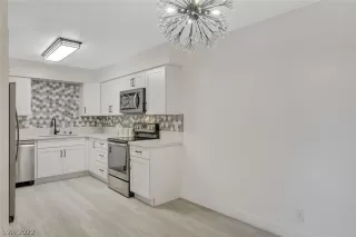 Photo #6: 2453910 Listing 