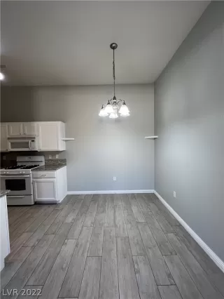 Photo #6: 2453915 Listing 