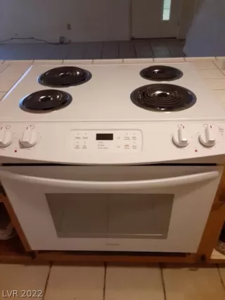 Photo #5: 2453963 Listing 