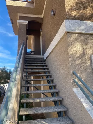 Photo #1: 2453969 Listing 