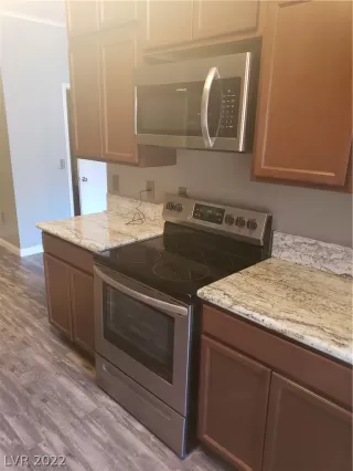 Photo #5: 2453973 Listing 