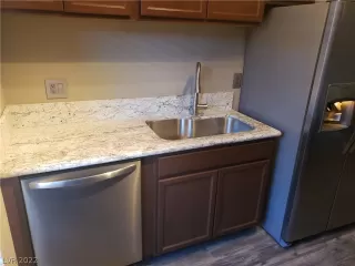 Photo #6: 2453973 Listing 