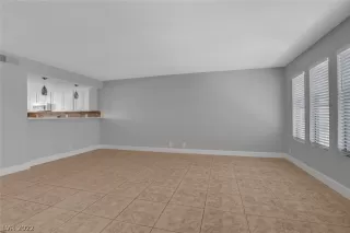 Photo #4: 2454040 Listing 