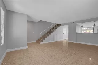 Photo #5: 2454040 Listing 