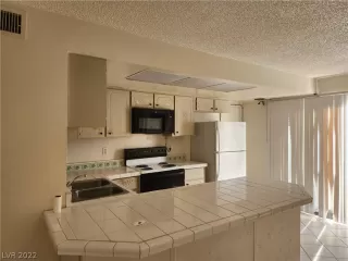 Photo #2: 2454044 Listing 