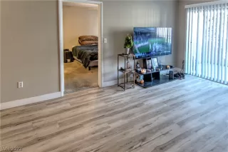 Photo #6: 2454061 Listing