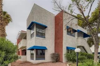 Photo #1: 2454069 Listing 