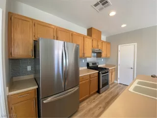 Photo #3: 2454071 Listing 