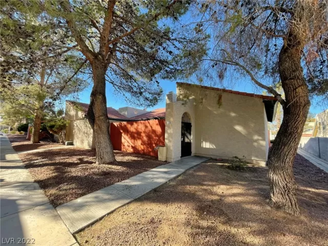 MLS: 2454098 Condo For Sale