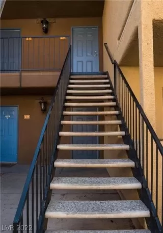 Photo #4: 2454118 Listing 