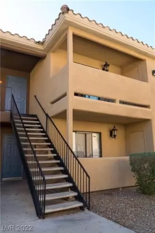 Photo #5: 2454118 Listing 