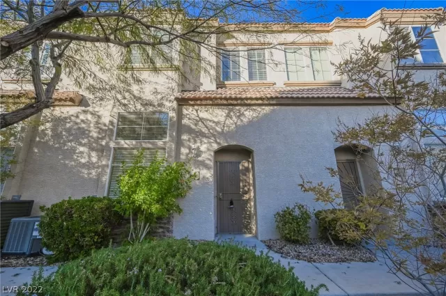 MLS: 2454131 Condo For Sale