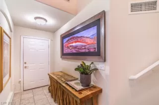 Photo #3: 2454136 Listing