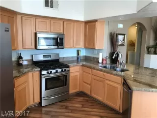 Photo #3: 2454139 Listing