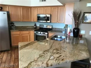 Photo #4: 2454139 Listing