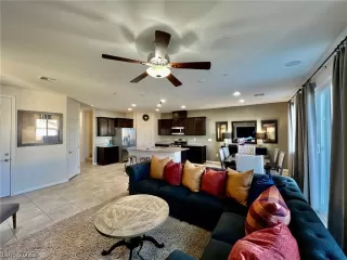 Photo #2: 2454146 Listing 