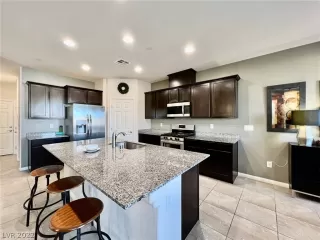 Photo #4: 2454146 Listing 