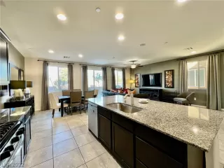 Photo #5: 2454146 Listing 