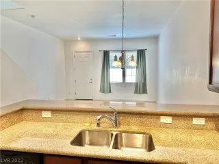 Photo #3: 2454157 Listing 