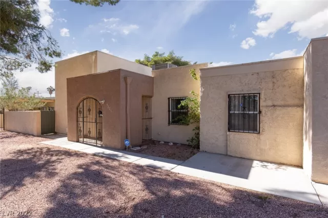 MLS: 2454160 Condo For Sale