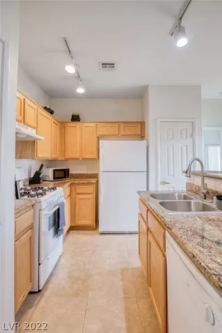 Photo #6: 2454193 Listing 