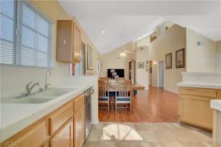 Photo #2: 2454201 Listing