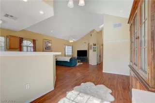 Photo #6: 2454201 Listing