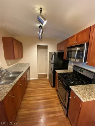 Photo #1: 2454206 Listing 