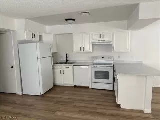 Photo #2: 2454265 Listing 