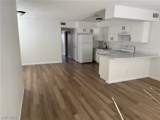 Photo #3: 2454265 Listing 