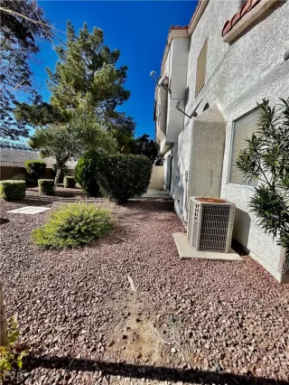 Photo #1: 2454278 Listing 