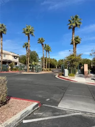 Photo #2: 2454281 Listing