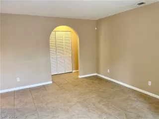 Photo #1: 2454310 Listing 