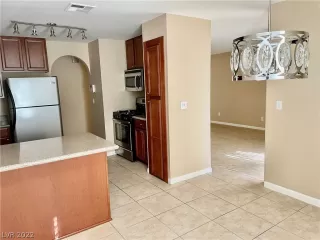 Photo #5: 2454310 Listing 