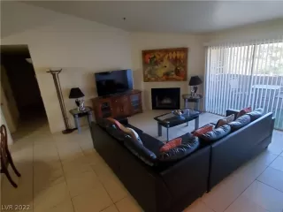 Photo #4: 2454324 Listing 