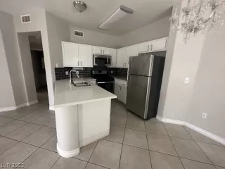 Photo #5: 2454359 Listing 