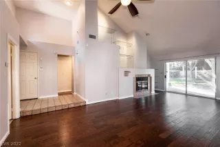 Photo #5: 2454397 Listing