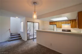 Photo #5: 2454408 Listing 