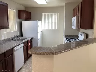 Photo #4: 2454470 Listing 