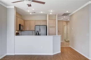 Photo #5: 2454488 Listing 