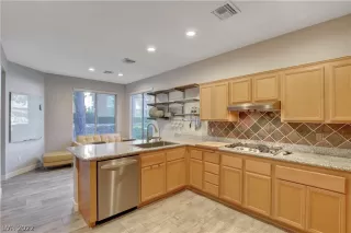 Photo #3: 2454492 Listing 